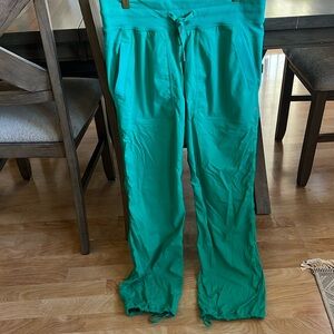 Size 8 lululemon pants